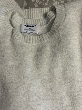 Old Navy Light Gray Crewneck Sweater